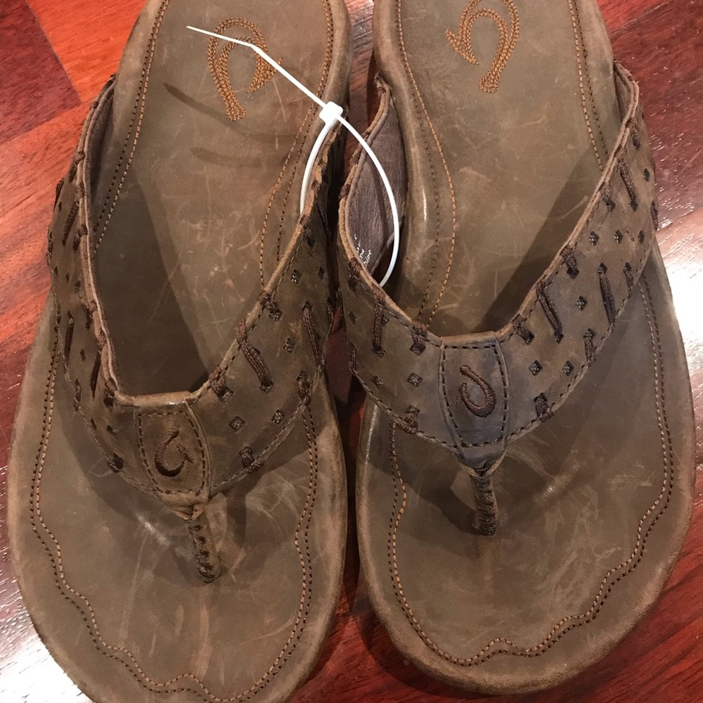 New olukai men’s flip flop size 8